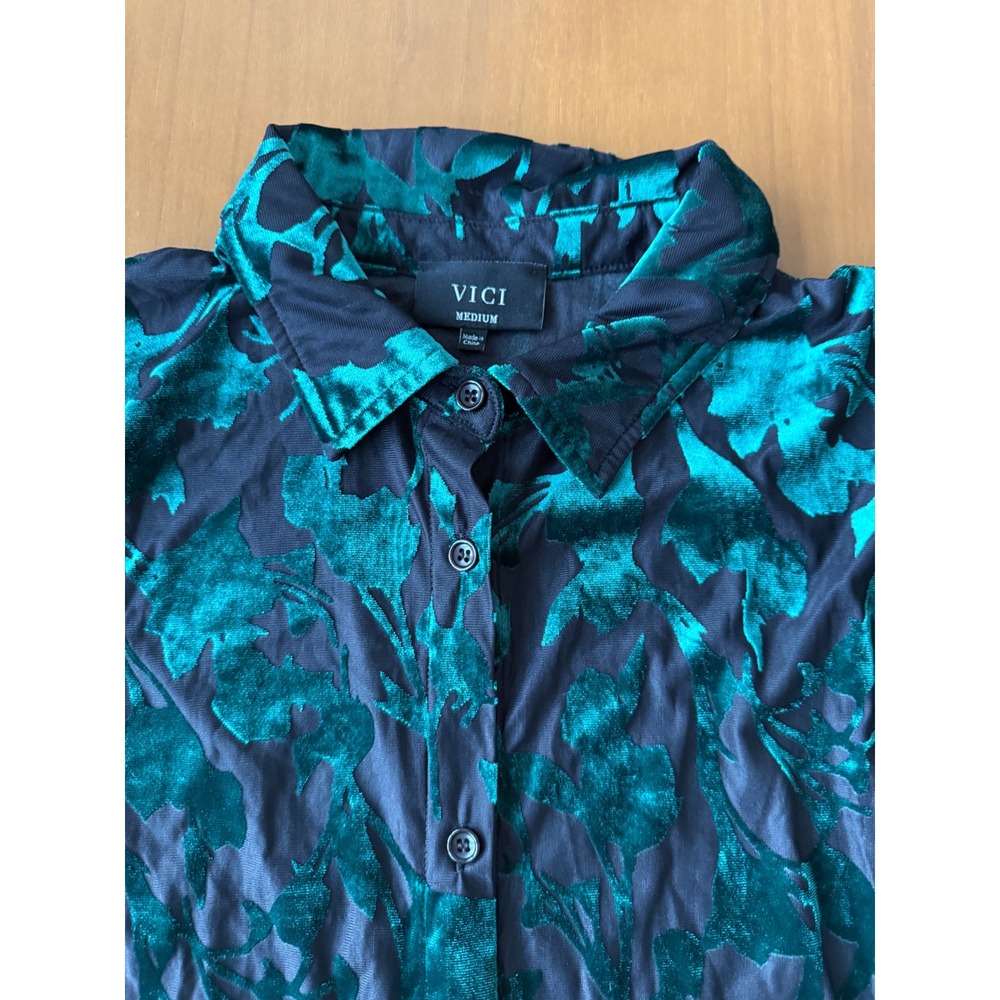 Vici Collection Velvet Floral Burnout Button Down Top‎ Blouse Emerald Black - Picture 2 of 4